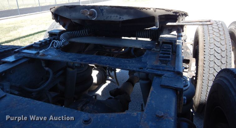 image for item DS1412 1987 Freightliner FLC120  semi truck