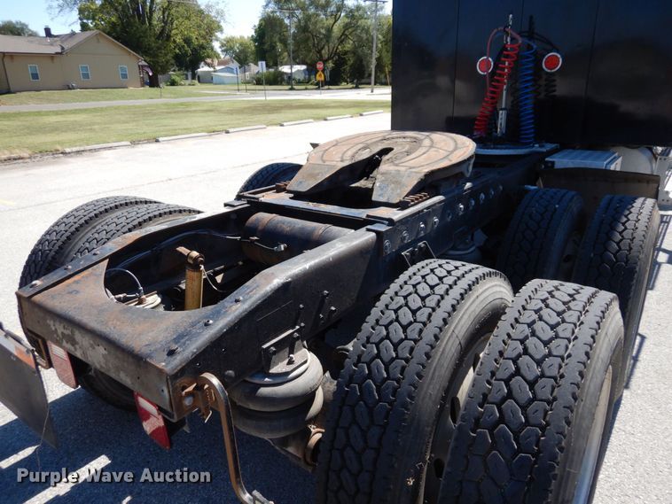 image for item DS1412 1987 Freightliner FLC120  semi truck