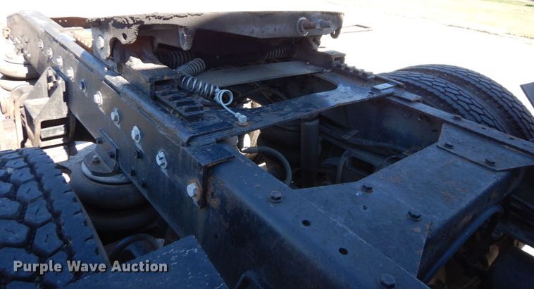 image for item DS1412 1987 Freightliner FLC120  semi truck