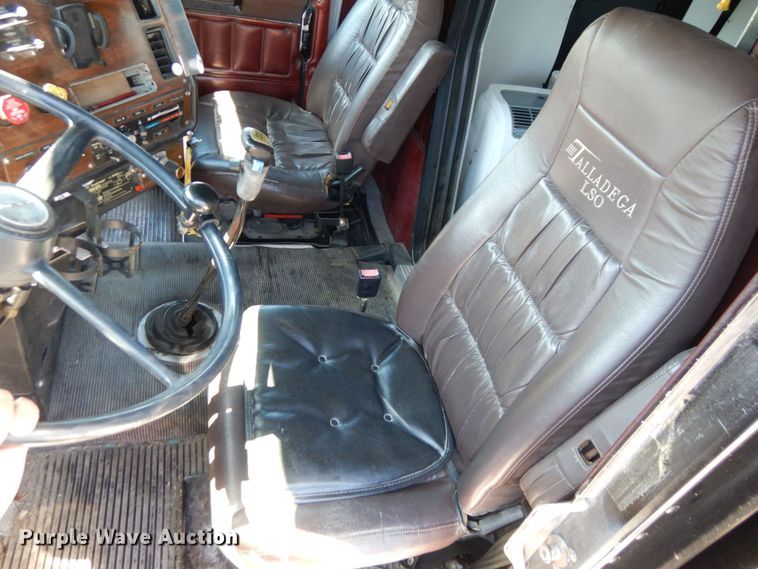 image for item DS1412 1987 Freightliner FLC120  semi truck