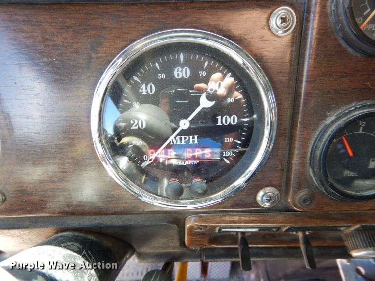 image for item DS1412 1987 Freightliner FLC120  semi truck