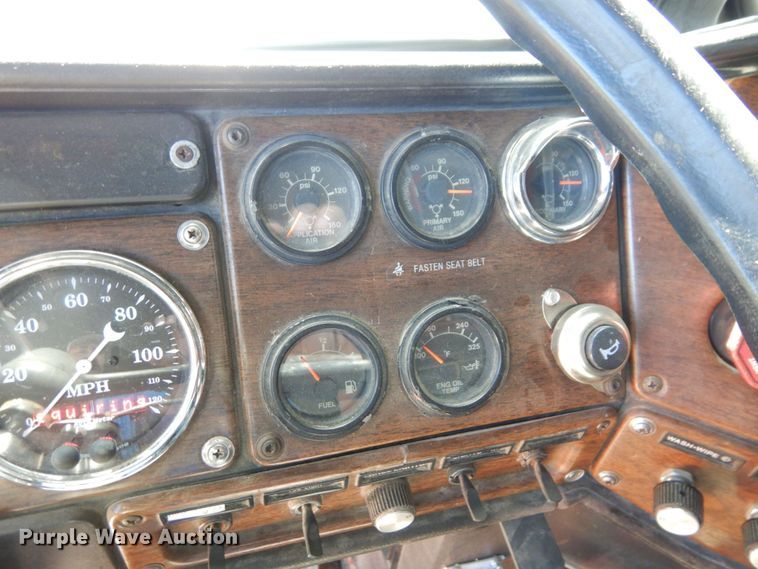 image for item DS1412 1987 Freightliner FLC120  semi truck