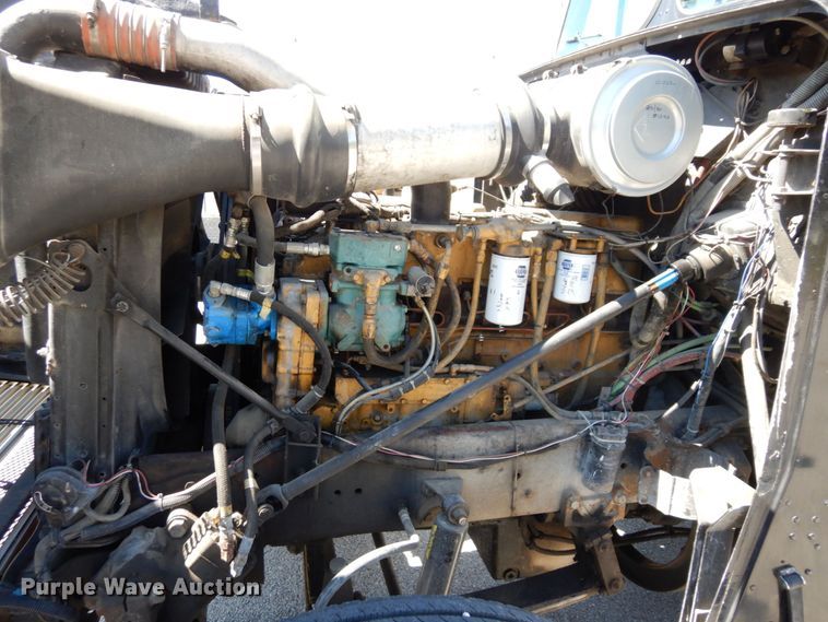 image for item DS1412 1987 Freightliner FLC120  semi truck