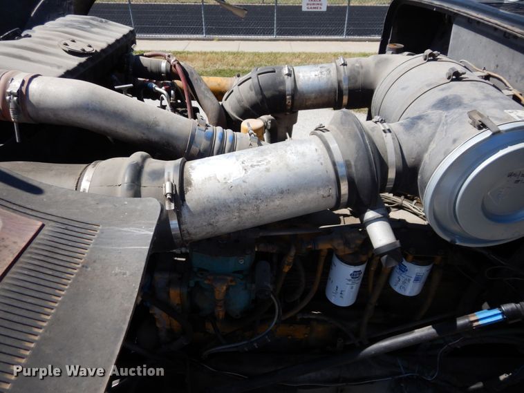 image for item DS1412 1987 Freightliner FLC120  semi truck