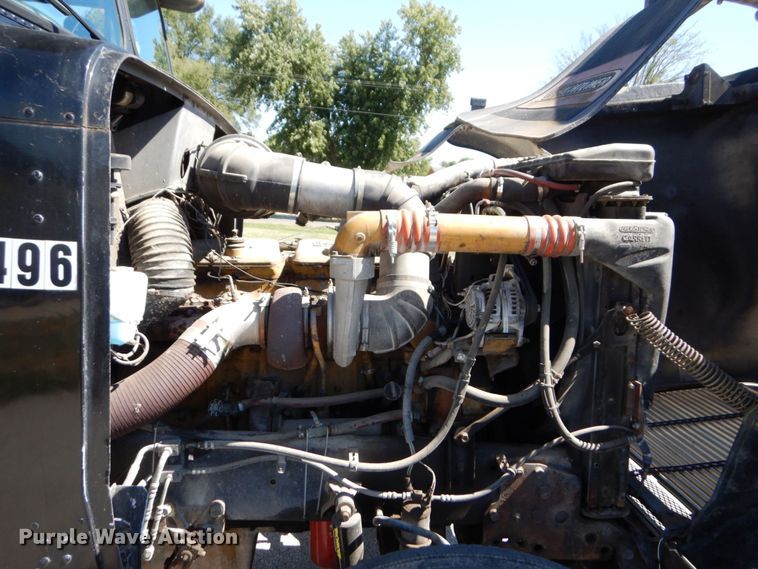 image for item DS1412 1987 Freightliner FLC120  semi truck