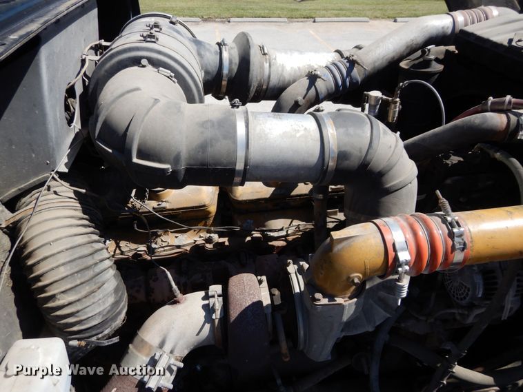 image for item DS1412 1987 Freightliner FLC120  semi truck