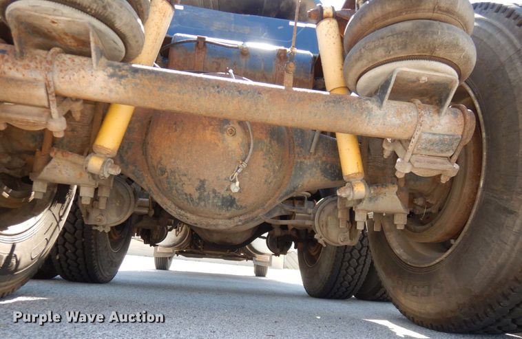 image for item DS1412 1987 Freightliner FLC120  semi truck