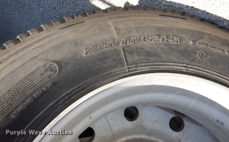 image for item DS1412 1987 Freightliner FLC120  semi truck