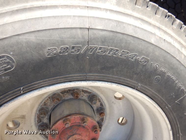 image for item DS1412 1987 Freightliner FLC120  semi truck