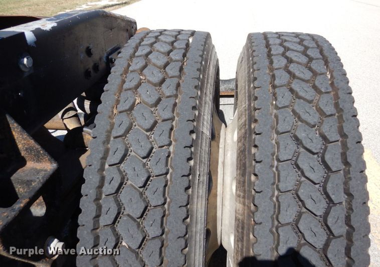 image for item DS1412 1987 Freightliner FLC120  semi truck