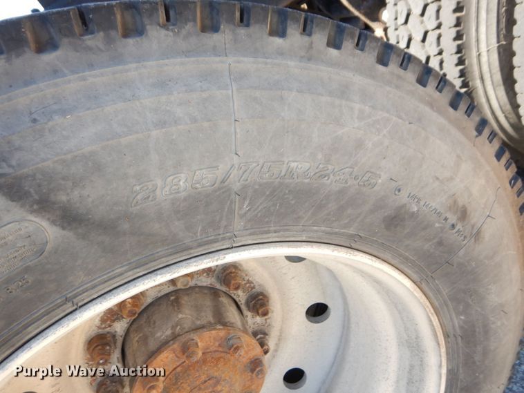 image for item DS1412 1987 Freightliner FLC120  semi truck