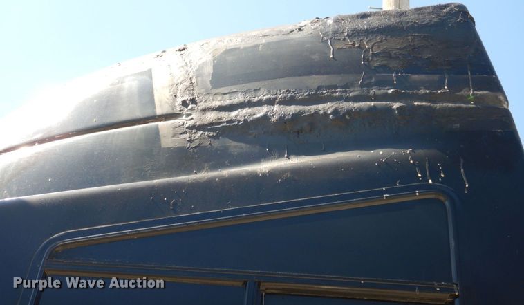 image for item DS1412 1987 Freightliner FLC120  semi truck