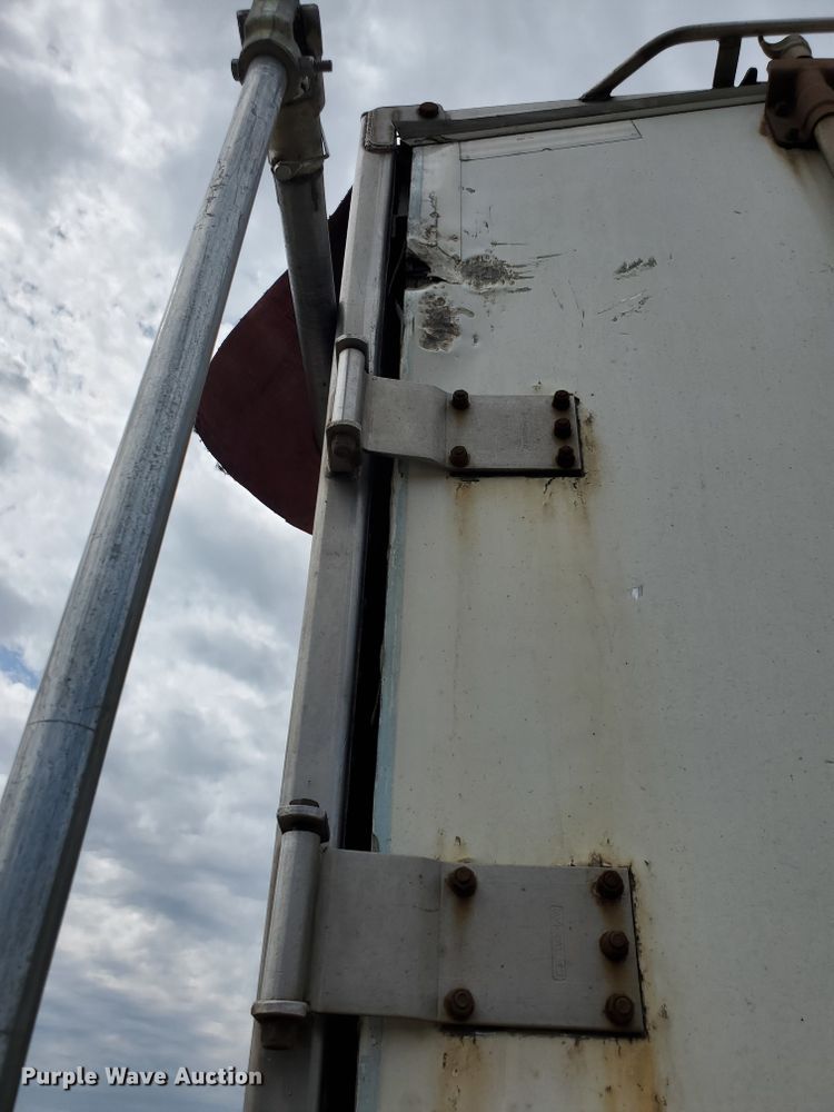 image for item DS6279 1999 Wilkens OK20A32GCFSD  walking floor trailer