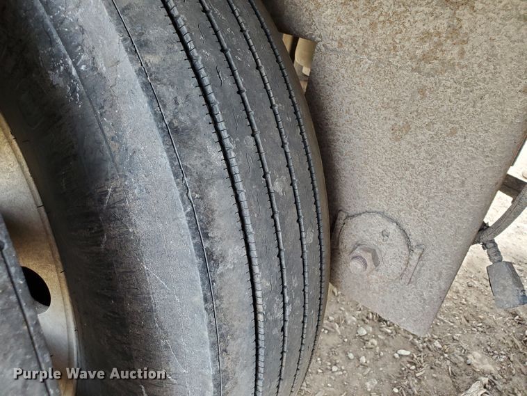 image for item DS6279 1999 Wilkens OK20A32GCFSD  walking floor trailer