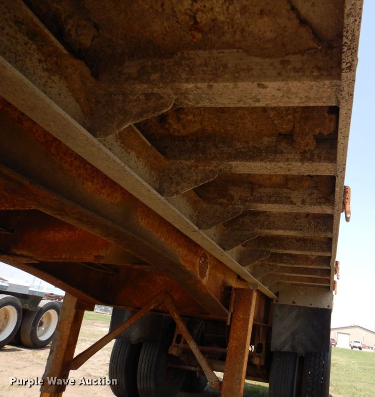 image for item DS8023 1973 East  end dump trailer