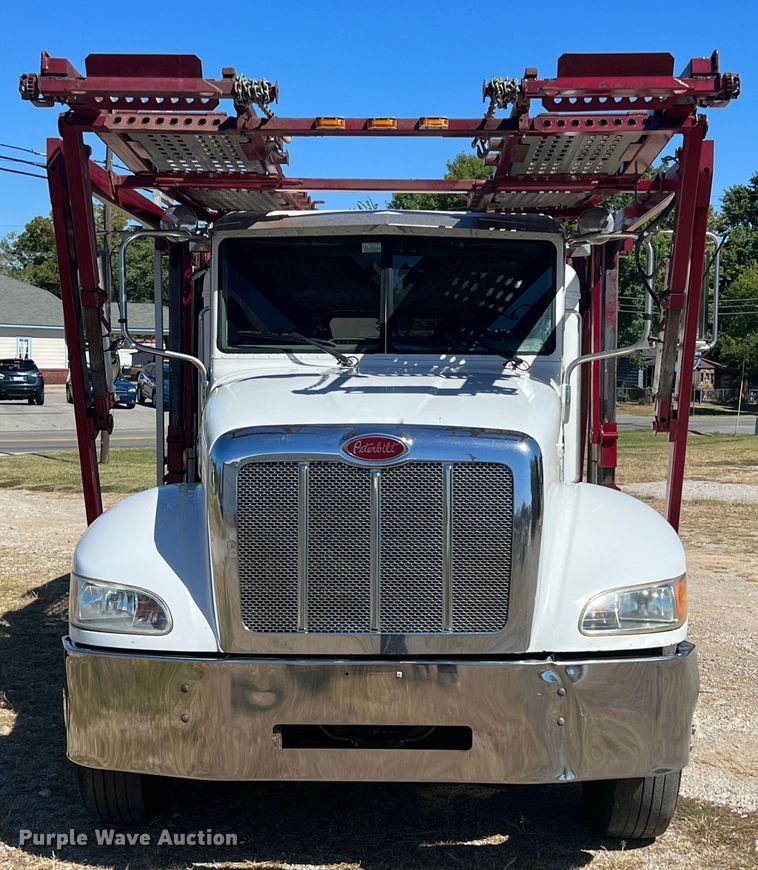 image for item HX9928 2007 Peterbilt 340  car carrier truck