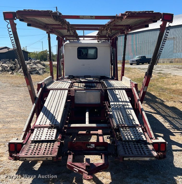 image for item HX9928 2007 Peterbilt 340  car carrier truck