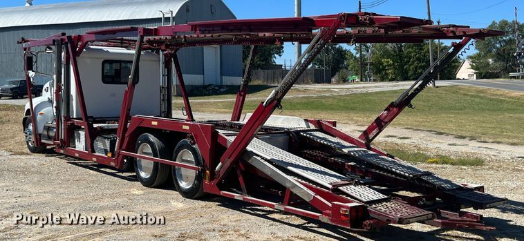 image for item HX9928 2007 Peterbilt 340  car carrier truck
