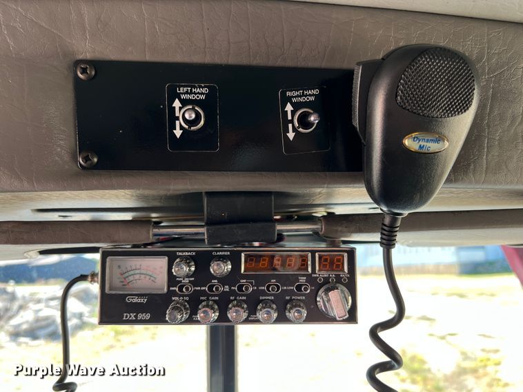 image for item HX9928 2007 Peterbilt 340  car carrier truck