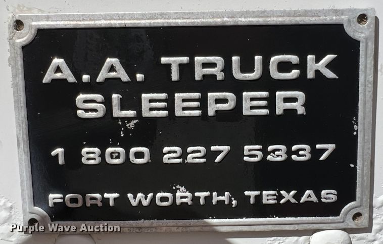 image for item HX9928 2007 Peterbilt 340  car carrier truck