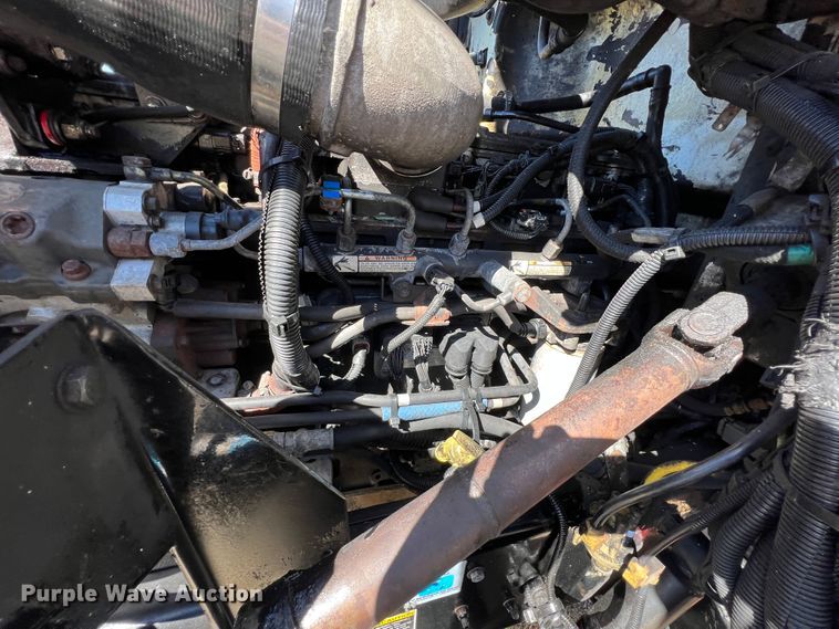 image for item HX9928 2007 Peterbilt 340  car carrier truck