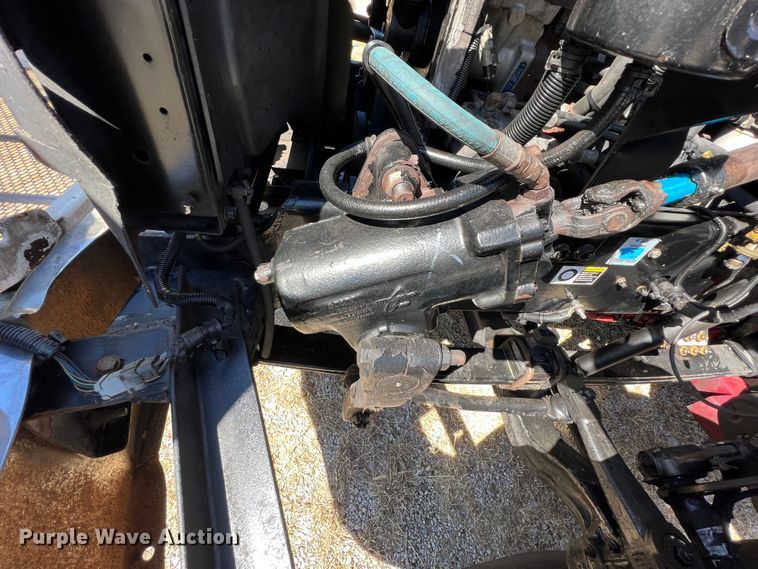 image for item HX9928 2007 Peterbilt 340  car carrier truck