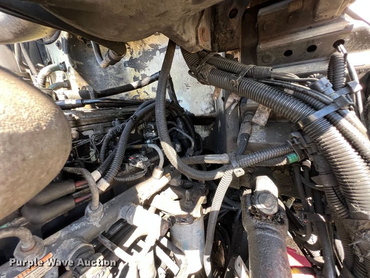 image for item HX9928 2007 Peterbilt 340  car carrier truck