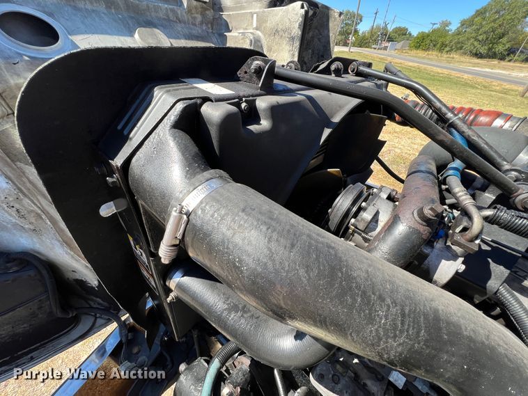 image for item HX9928 2007 Peterbilt 340  car carrier truck