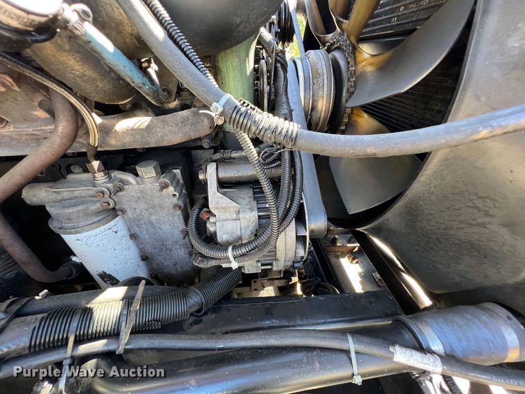 image for item HX9928 2007 Peterbilt 340  car carrier truck