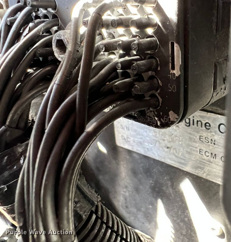 image for item HX9928 2007 Peterbilt 340  car carrier truck