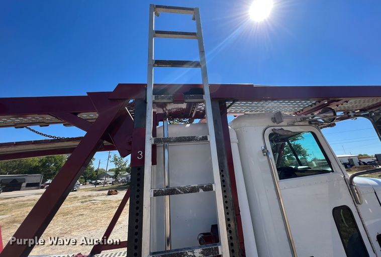 image for item HX9928 2007 Peterbilt 340  car carrier truck