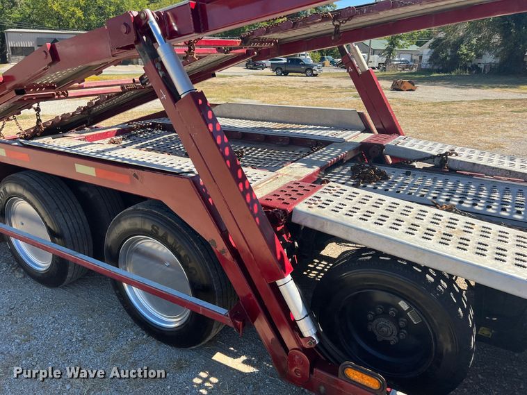 image for item HX9928 2007 Peterbilt 340  car carrier truck