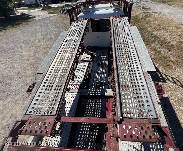 image for item HX9928 2007 Peterbilt 340  car carrier truck