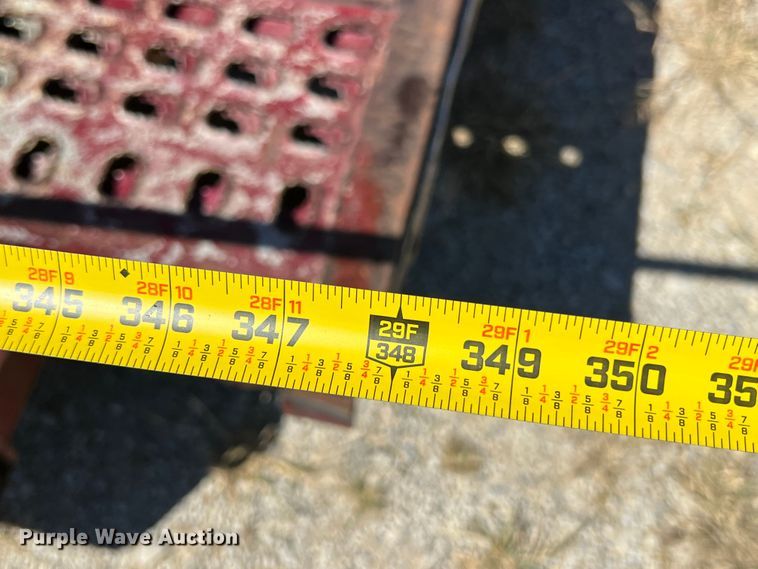 image for item HX9928 2007 Peterbilt 340  car carrier truck