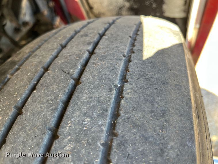 image for item HX9928 2007 Peterbilt 340  car carrier truck