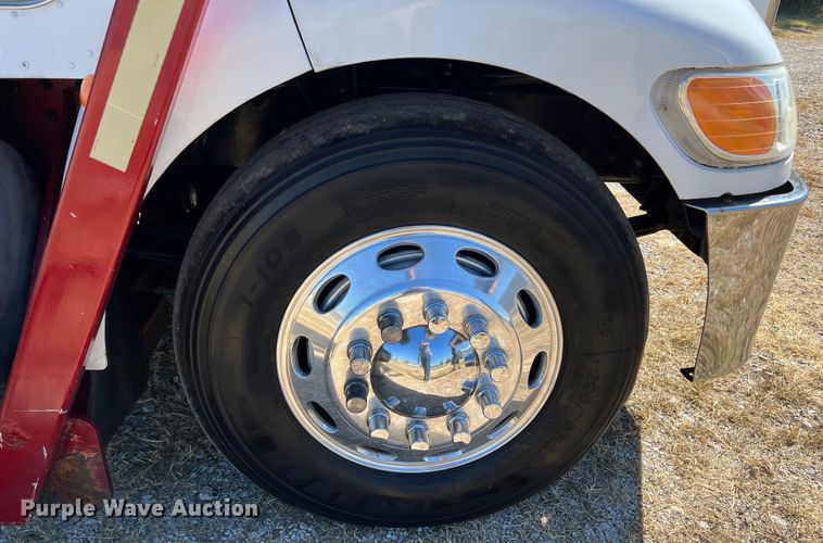 image for item HX9928 2007 Peterbilt 340  car carrier truck