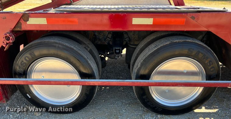 image for item HX9928 2007 Peterbilt 340  car carrier truck