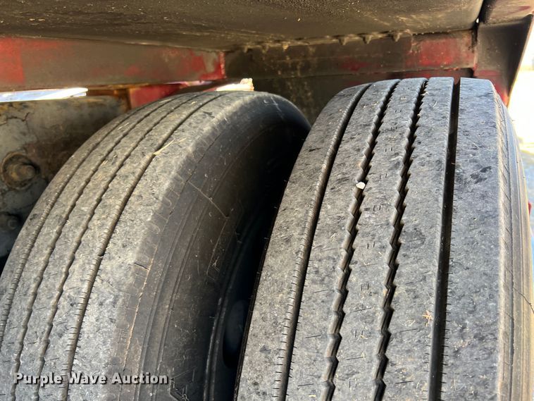 image for item HX9928 2007 Peterbilt 340  car carrier truck