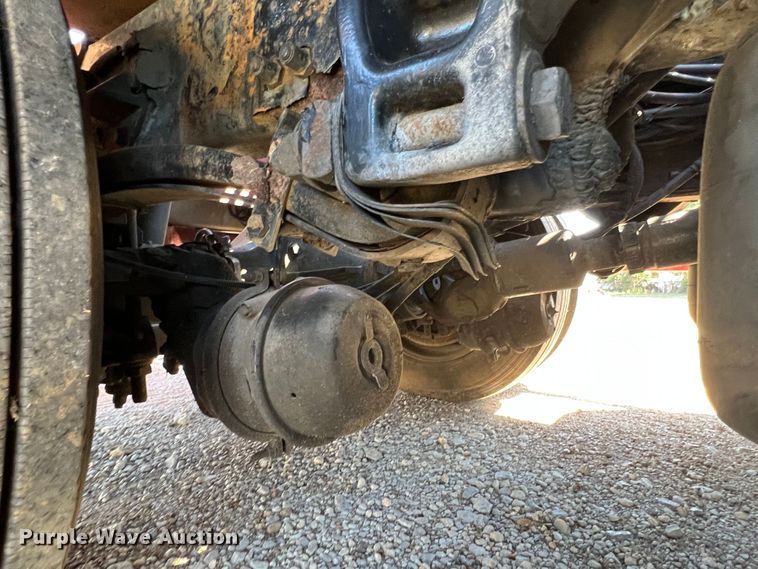 image for item HX9928 2007 Peterbilt 340  car carrier truck