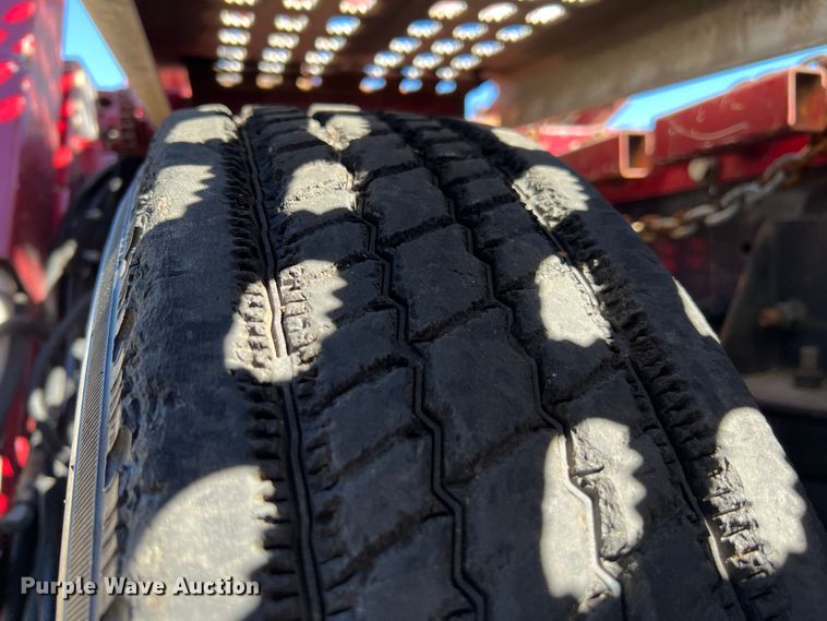 image for item HX9928 2007 Peterbilt 340  car carrier truck