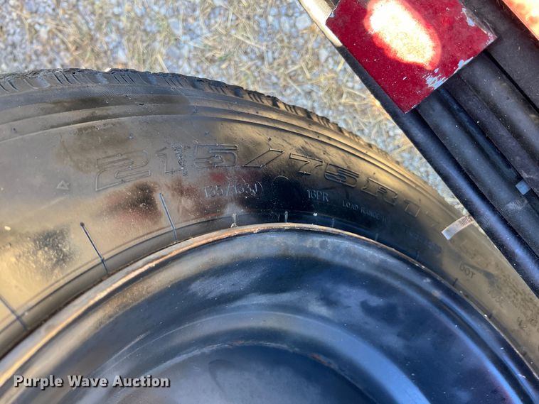 image for item HX9928 2007 Peterbilt 340  car carrier truck