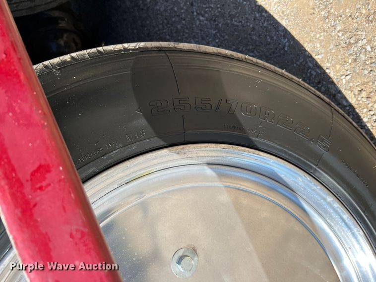 image for item HX9928 2007 Peterbilt 340  car carrier truck