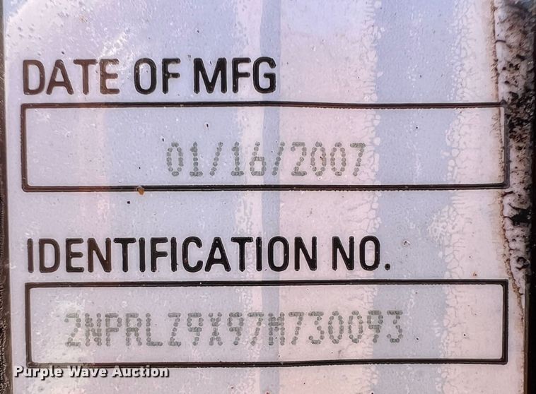 image for item HX9928 2007 Peterbilt 340  car carrier truck