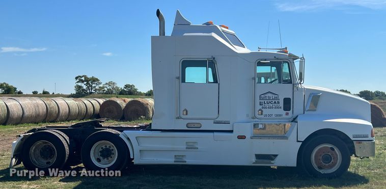image for item IA9013 1987 Kenworth T600  semi truck