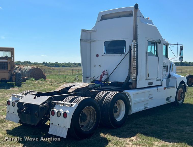 image for item IA9013 1987 Kenworth T600  semi truck