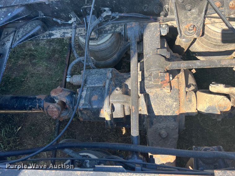 image for item IA9013 1987 Kenworth T600  semi truck