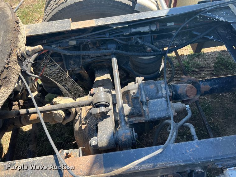 image for item IA9013 1987 Kenworth T600  semi truck