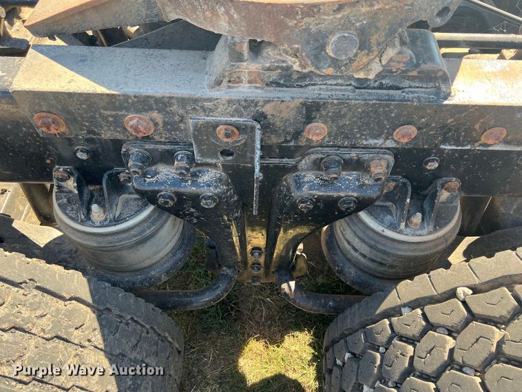 image for item IA9013 1987 Kenworth T600  semi truck