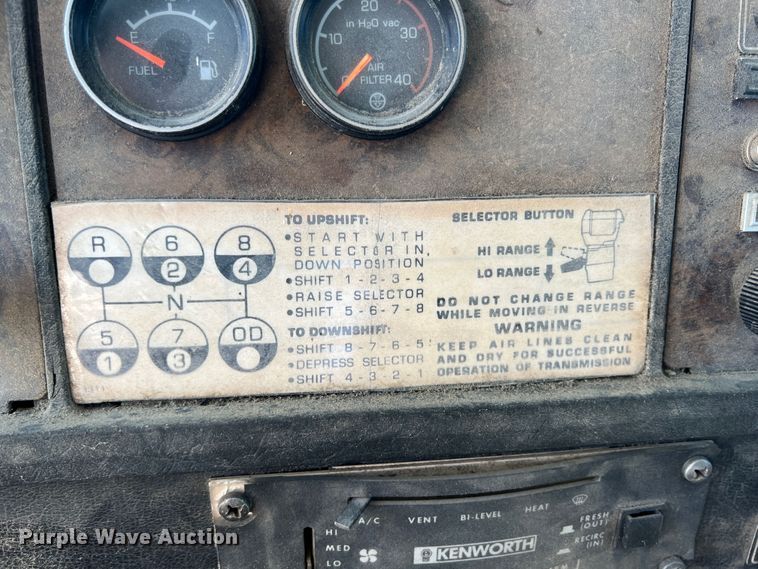 image for item IA9013 1987 Kenworth T600  semi truck