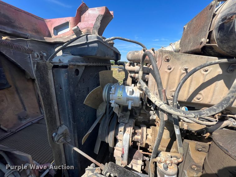 image for item IA9013 1987 Kenworth T600  semi truck